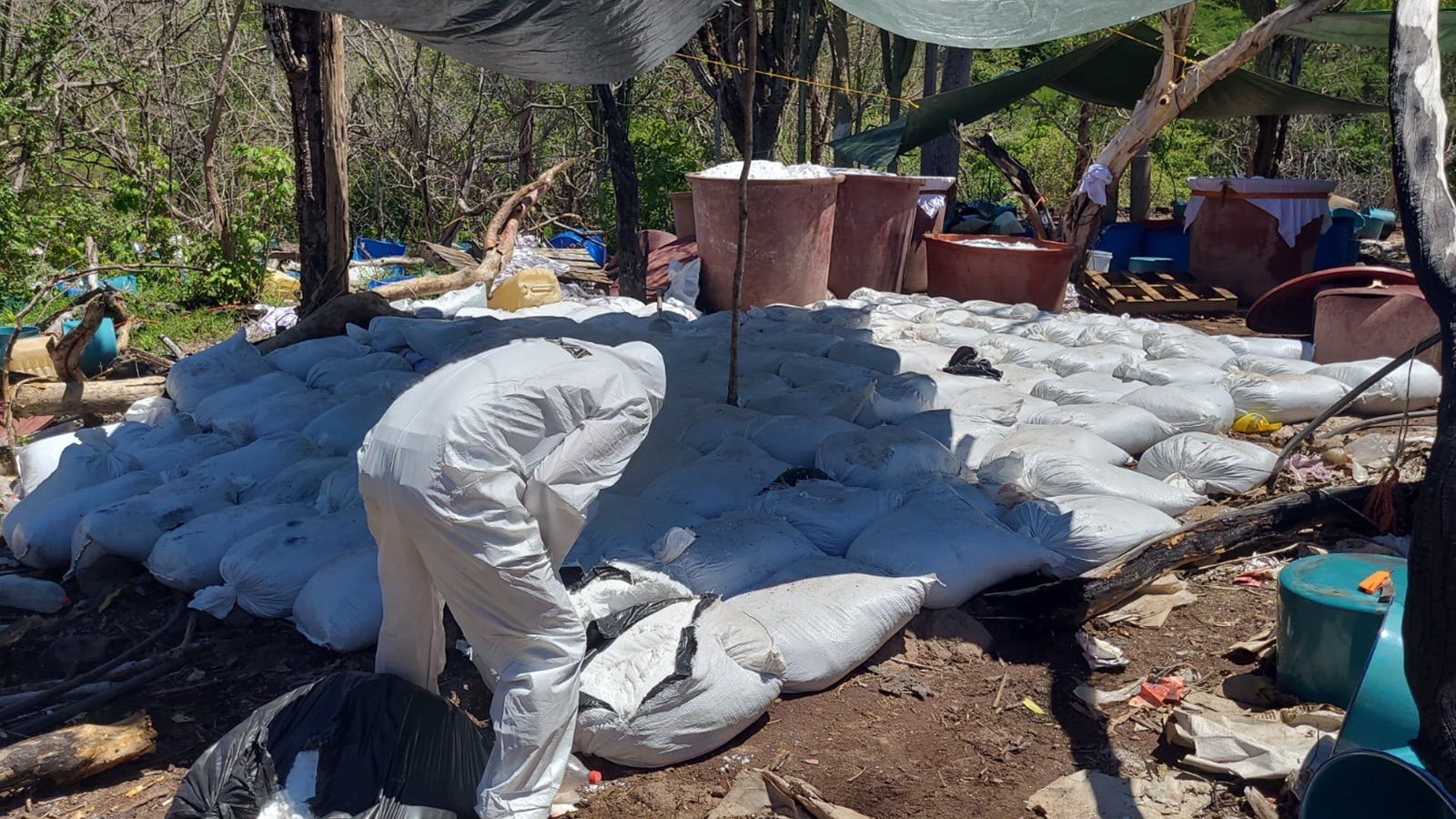 DEA destaca histórico decomiso de 16 toneladas de metanfetamina en Sinaloa