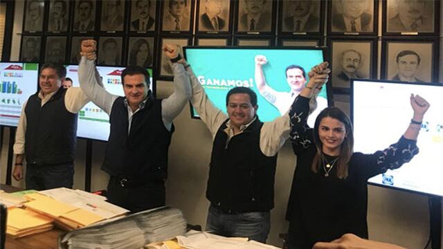 El Delegado del PRI Nacional en Nuevo León, Víctor Hugo Celaya Celaya, la Secretaria General del Partido en el estado, Lorena de la Garza y el diputado federal y presidente del tricolor en el estado, Pedro Pablo Treviño Villarreal, acompañaron a Adrián.