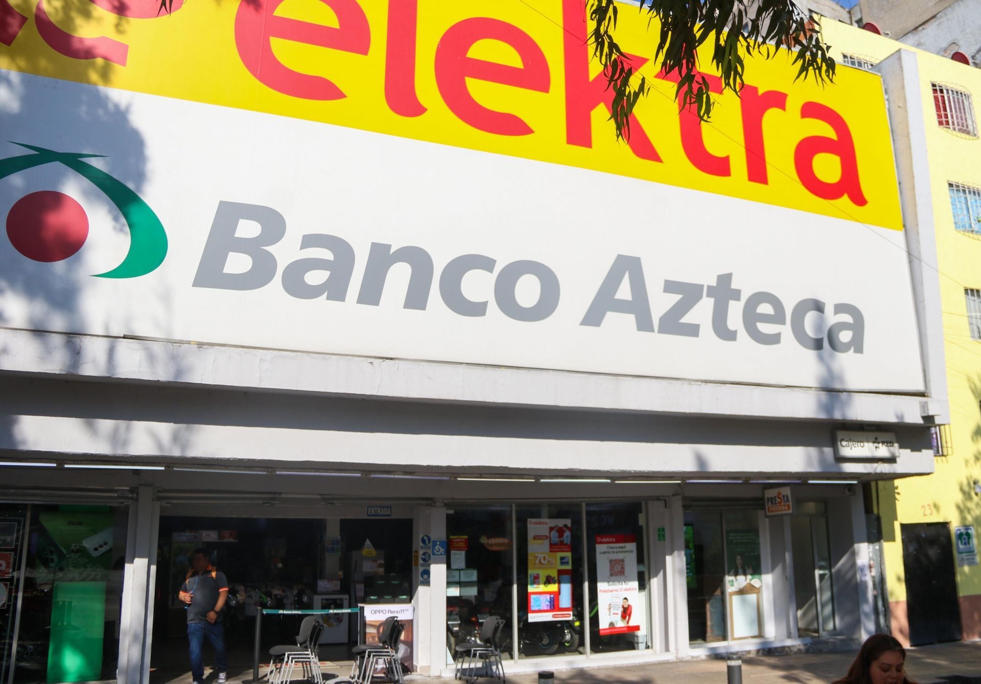 Banco Azteca de Ricardo Salinas Pliego