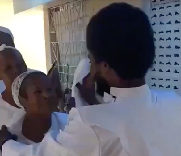 Esperan formados para ser "curados".