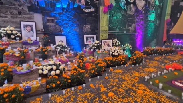 Ofrenda para conmemorar las víctimas del News Divine.