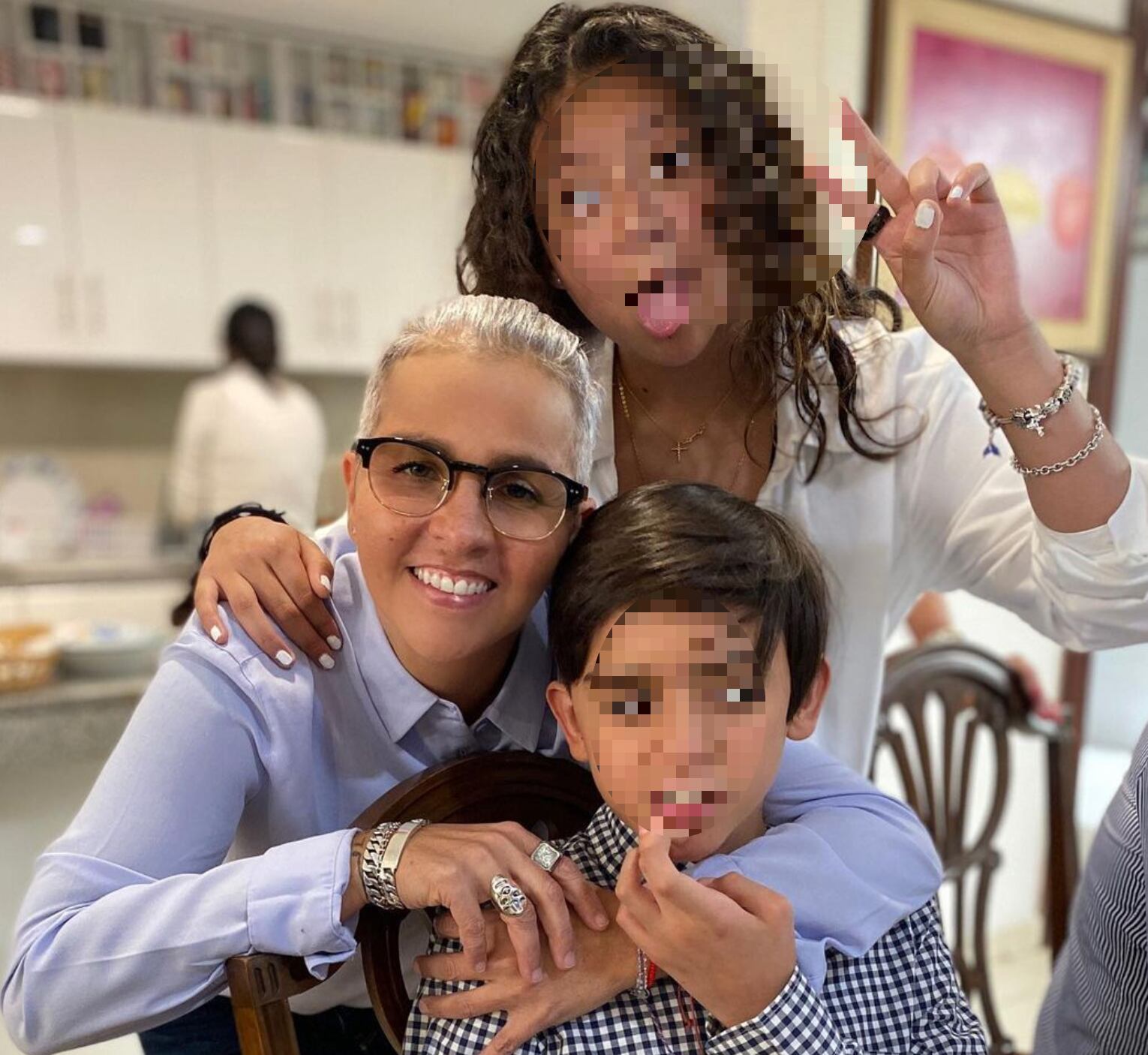 Federica Quijano y sus hijos: María y Sebastián