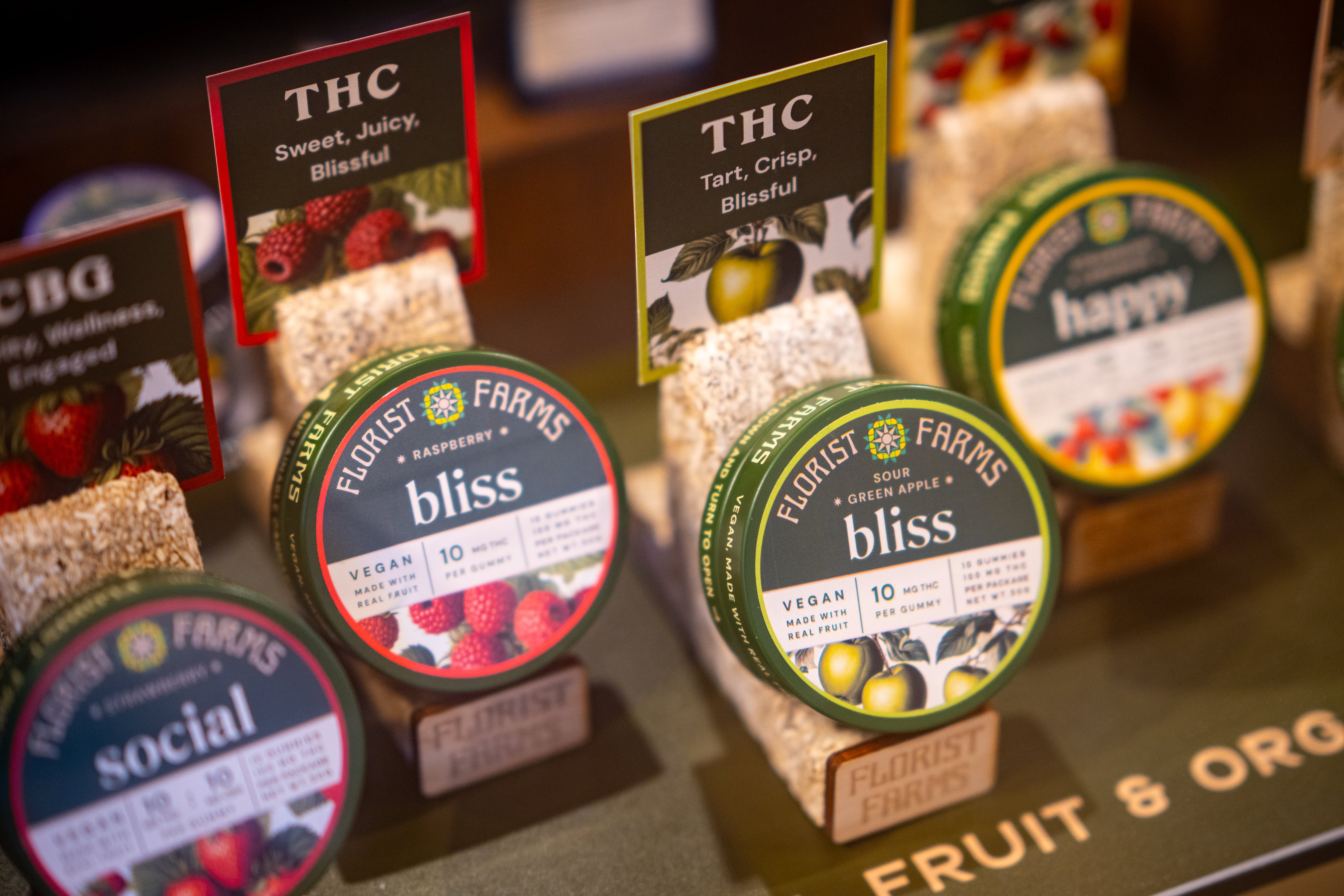 Trump reclasifica la marihuana medicinal como droga menos peligrosa