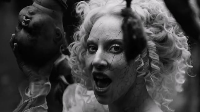 Esta es la maldición que caería sobre Lady Gaga al tocar a las muñecas de la Isla de las Muñecas en Xochimilco