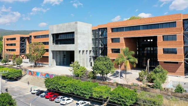 UAEM apoya a familia de Claudia Tacoronte y exige justicia a Fiscalía de Morelos