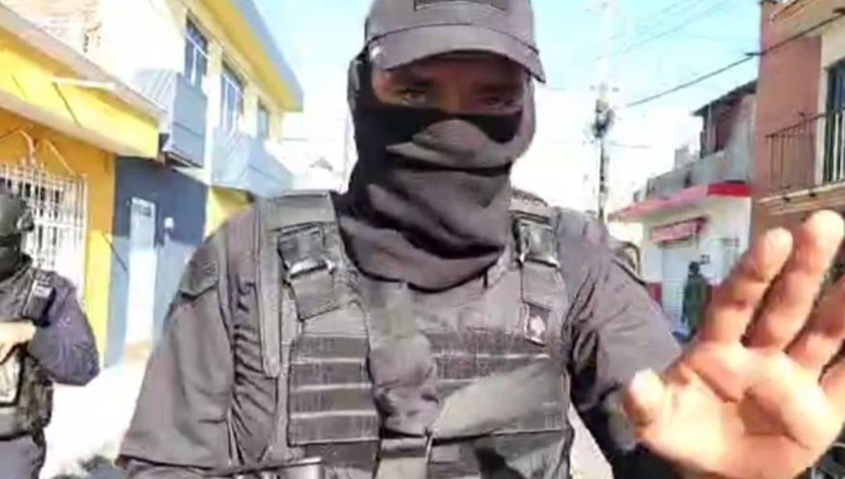 Policías agreden al periodista Jaime Valencia