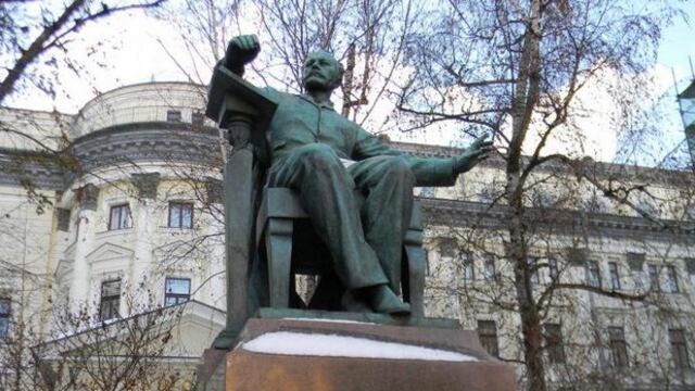 Estatua de Chaikovski en Moscú