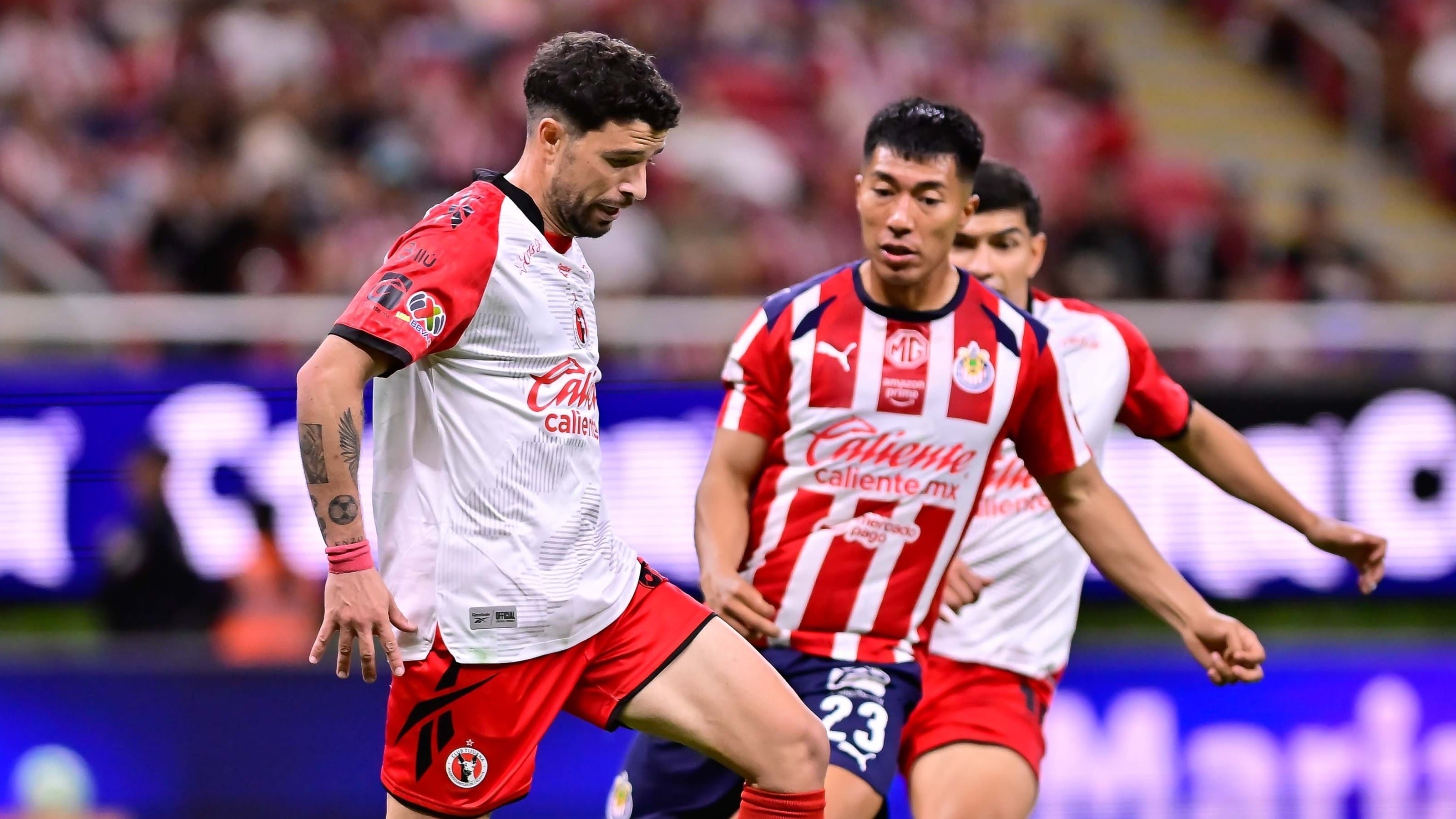 Chivas pierde el liderato de la Liga MX tras empate con Tijuana