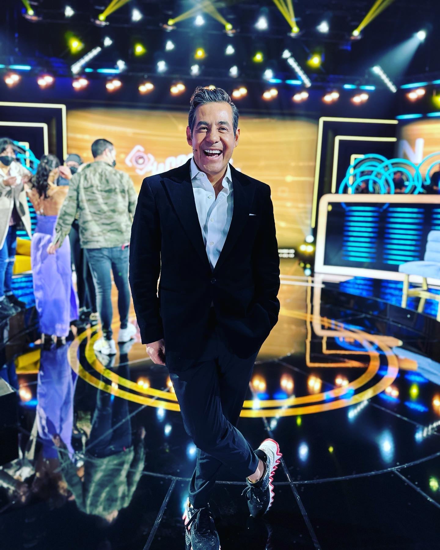 Yordi Rosado, conductor.
