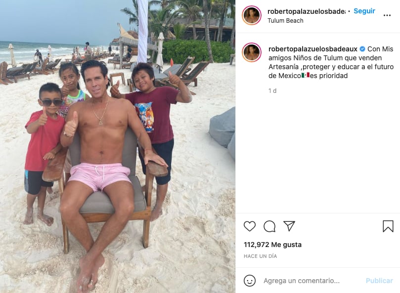 Roberto Palazuelos presume fotografía con niños de Tulum