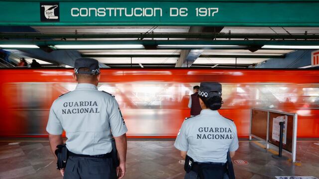 Elementos de la Guardia Nacional tomaron el control de las instalaciones del metro, esto tras diversos accidentes que se han suscitado en este transporte público.