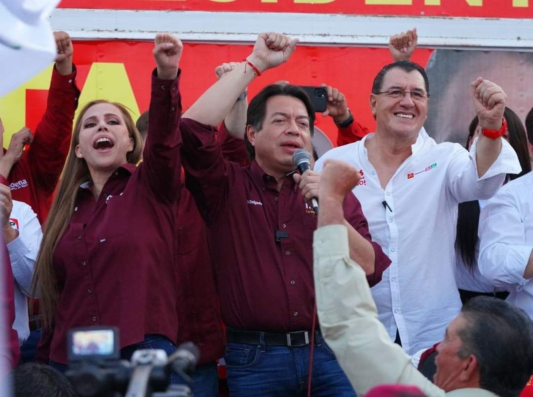 Marina Vitela y Mario Delgado