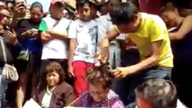 Rapan a maestros en Comitán, Chiapas