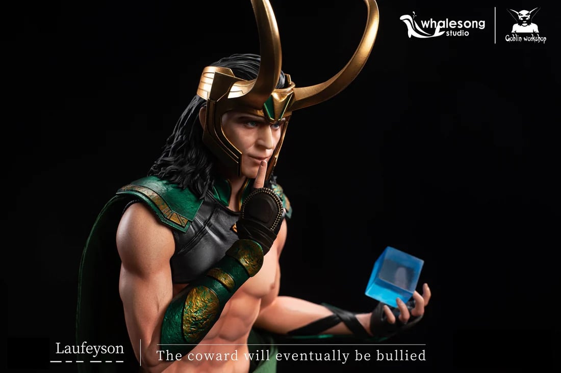 Figura de Loki desnudo