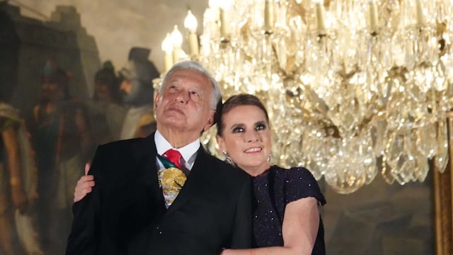 AMLO y Beatriz Gutiérrez en el Grito de Independencia 2024