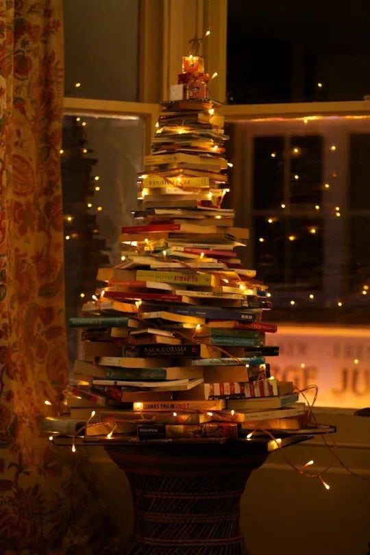 Árbol de Navidad con libros