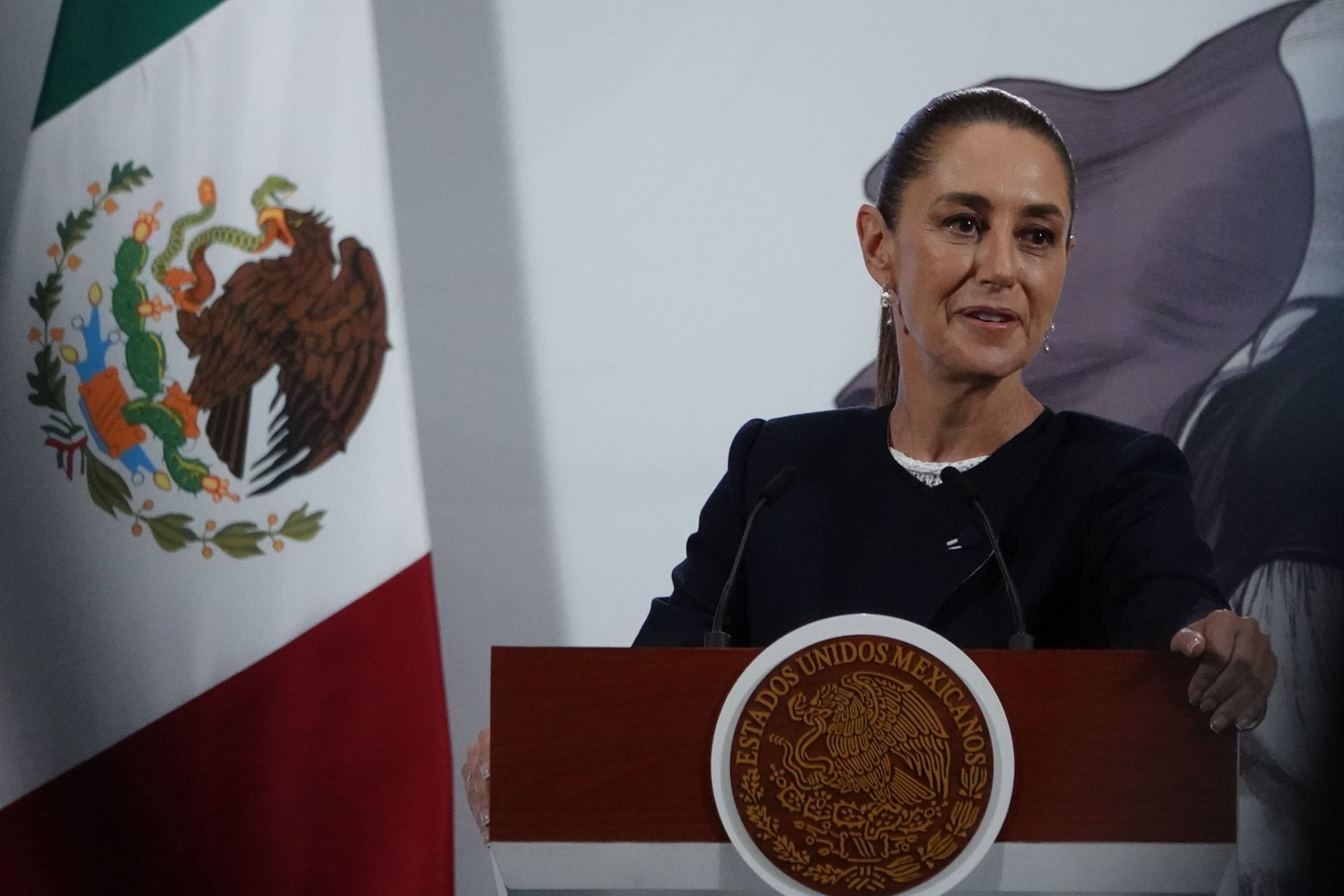 Claudia Sheinbaum, presidenta de México, llama a denunciar sobornos del Mayo Zambada a políticos