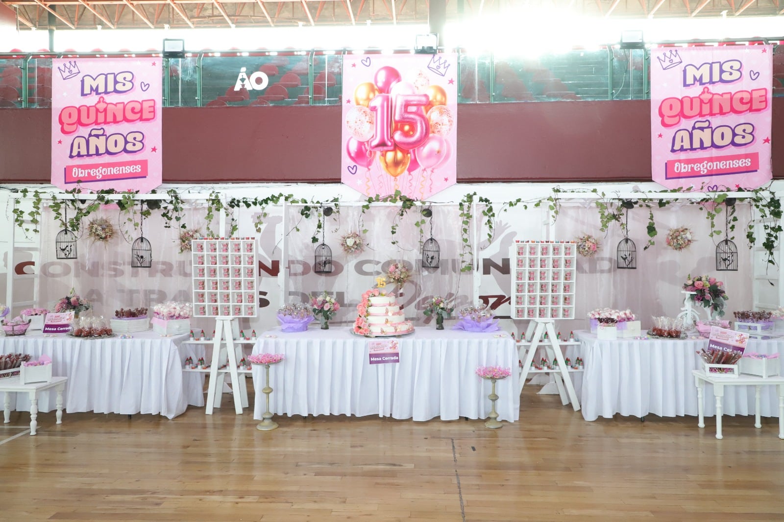 Adolescentes en situación vulnerable celebraron su fiesta de 15 años en Álvaro Obregón