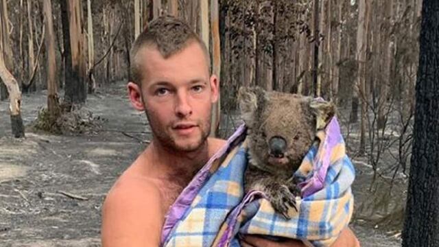 De cazador a rescatista: Desafía el fuego para salvar 9 koalas de incendios en Australia