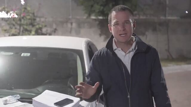 Ricardo Anaya caguamas