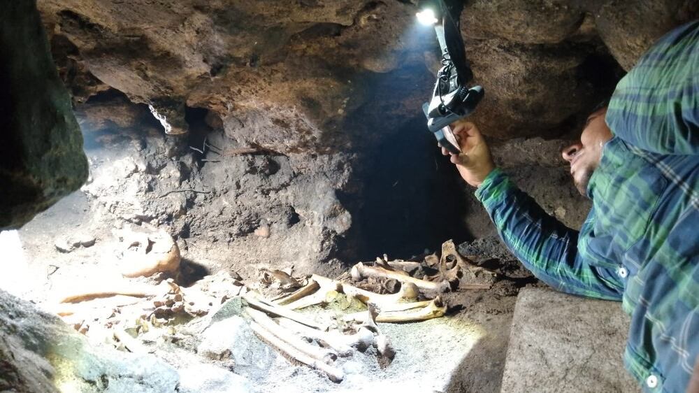 El increíble hallazgo en Tulum dentro de una cueva tapada con una roca