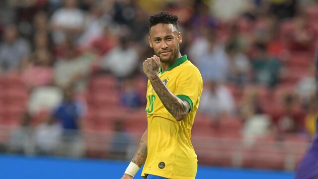 Neymar llegó a 100 partidos con Brasil