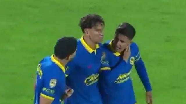 Henry Martín y Brian Rodríguez se pelean en el Pumas vs América