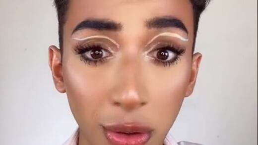 Un ‘Tiktoker’ reivindica que maquillarse sea para cualquiera