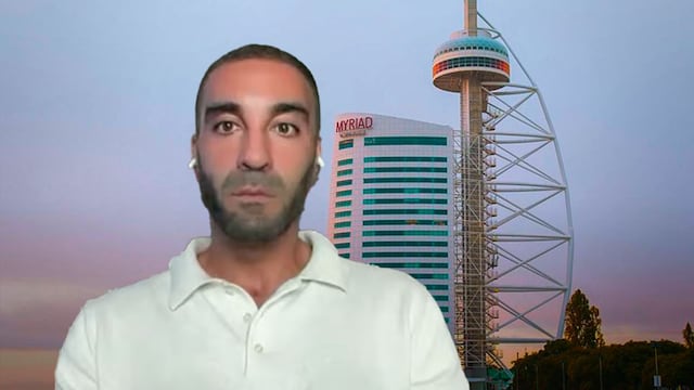 Simón Levy exhibió estar al interior del hotel Myriad en Lisboa, Portugal