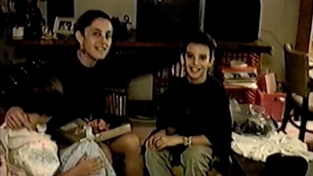 Claudia Sheinbaum de joven con sus hijos