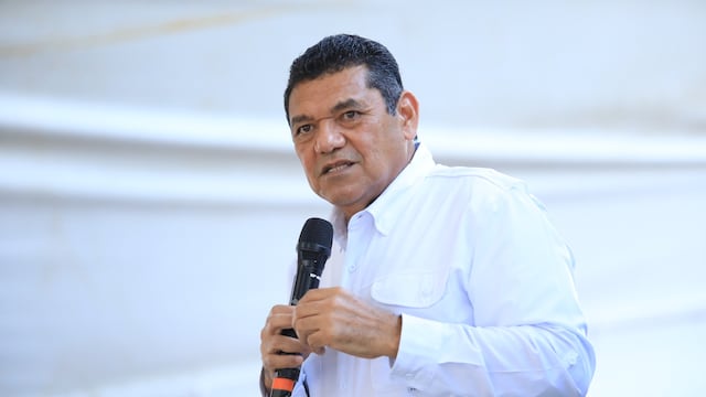 Javier May anuncia cisterna para triplicar abasto de agua en Comalcalco.