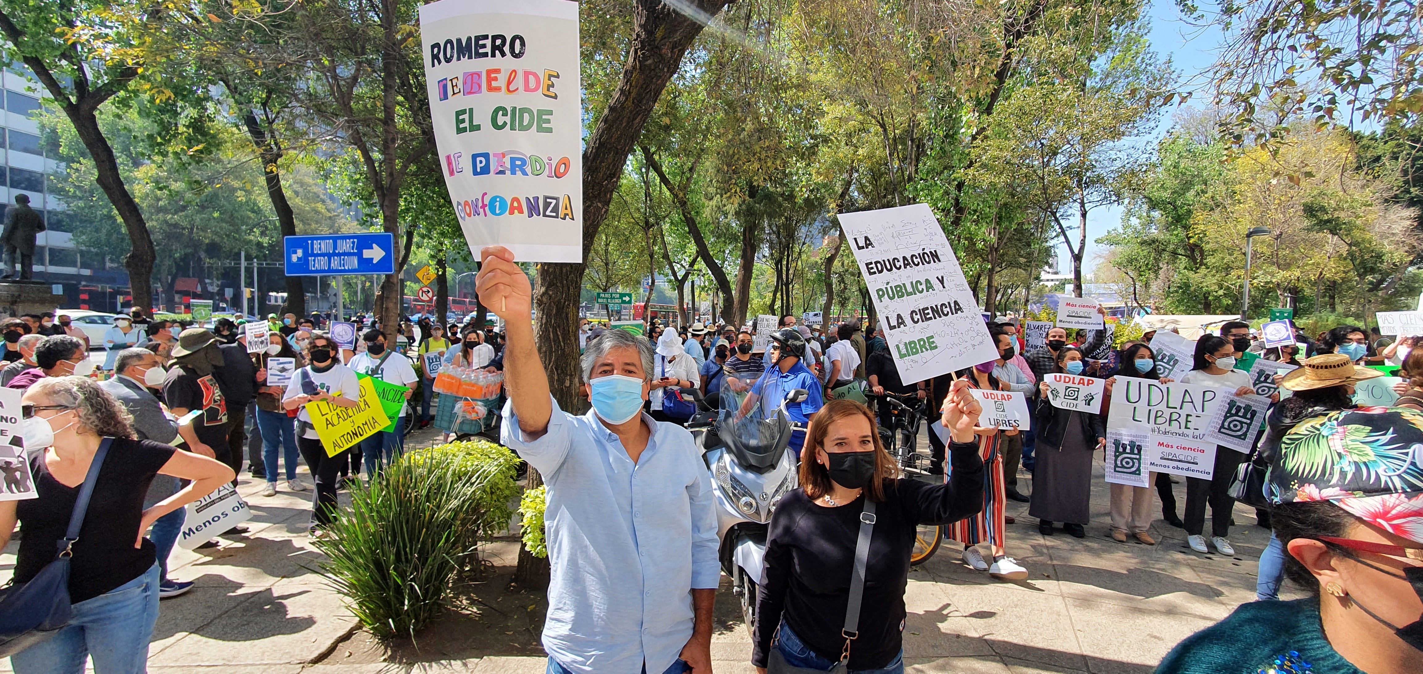 Protesta de la comunidad del CIDE