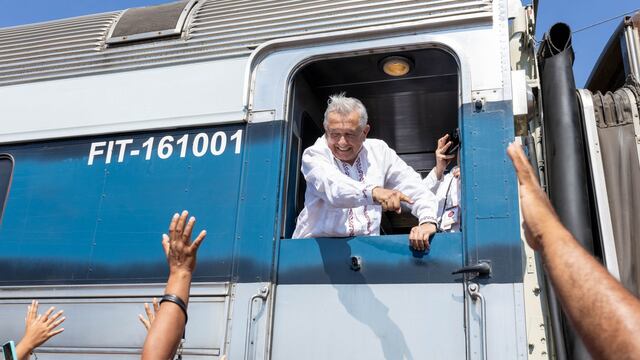 AMLO en la inauguración del Ferrocarril Interoceánico de Pasajeros