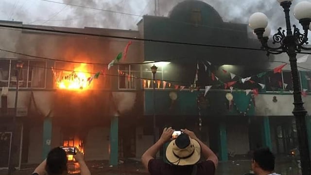Pobladores incendiaron el palacio municipal de Escuintla en Chiapas