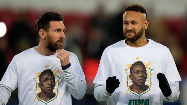 Messi y Neymar hacen homenaje a Pelé (Foto: AP)