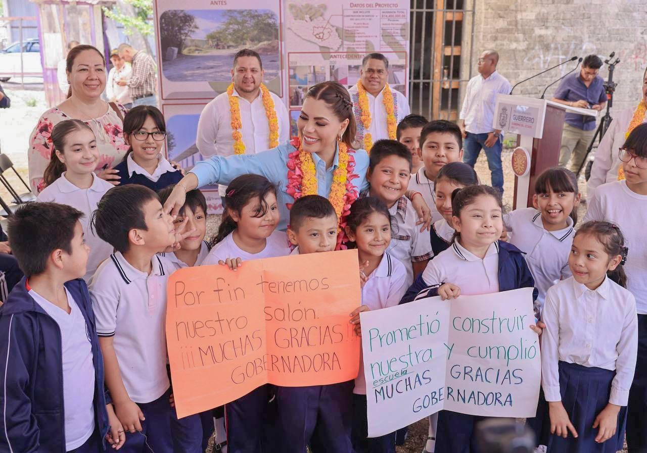 Evelyn Salgado entrega nuevo edificio escolar en Chilpancingo
