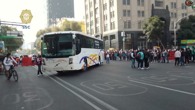 Bloqueo en Avenida Juárez y Eje Central en la CDMX