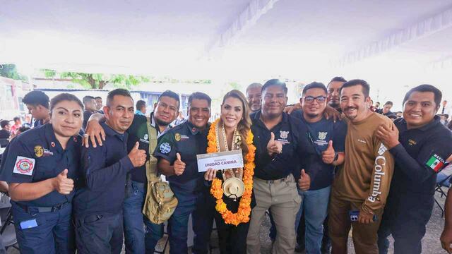 Evelyn Salgado celebró el Día del Bombero 2025