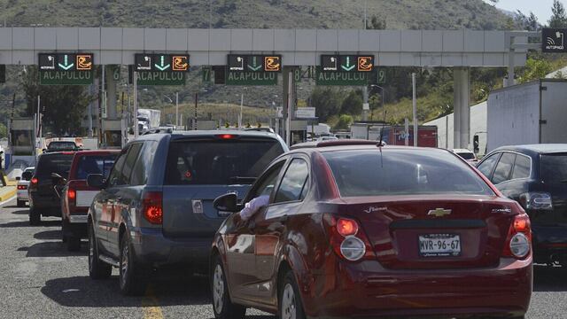 Salida de vacacionistas de Acapulco.
