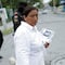 Dolores Bazaldúa, mamá de Debanhi Escobar, desmiente a youtubers; no está grave de salud