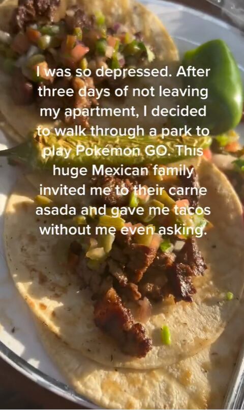 Revela que familia mexicana la invitó a su carnita asada y le hizo su día