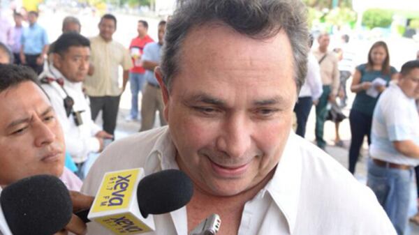 Carlos Cabal Peniche: le giran orden de aprehensión por fraude