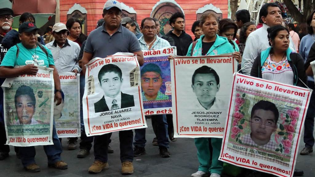 Padres de estudiantes desaparecidos de Ayotzinapa