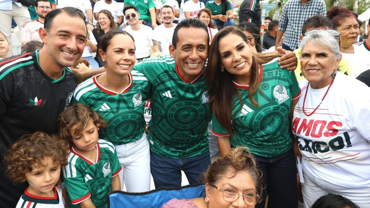 Ana Paty Peralta y Mara Lezama viven partido inaugural de México en Cancún Fut Fest