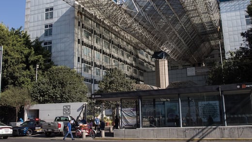 Entregan plaza de base a familiares funcionarios y dirigentes sindicales en el ISSSTE