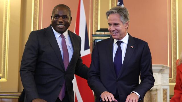 Funcionarios de Reino Unido y Estados Unidos viajarán a Kiev en apoyo