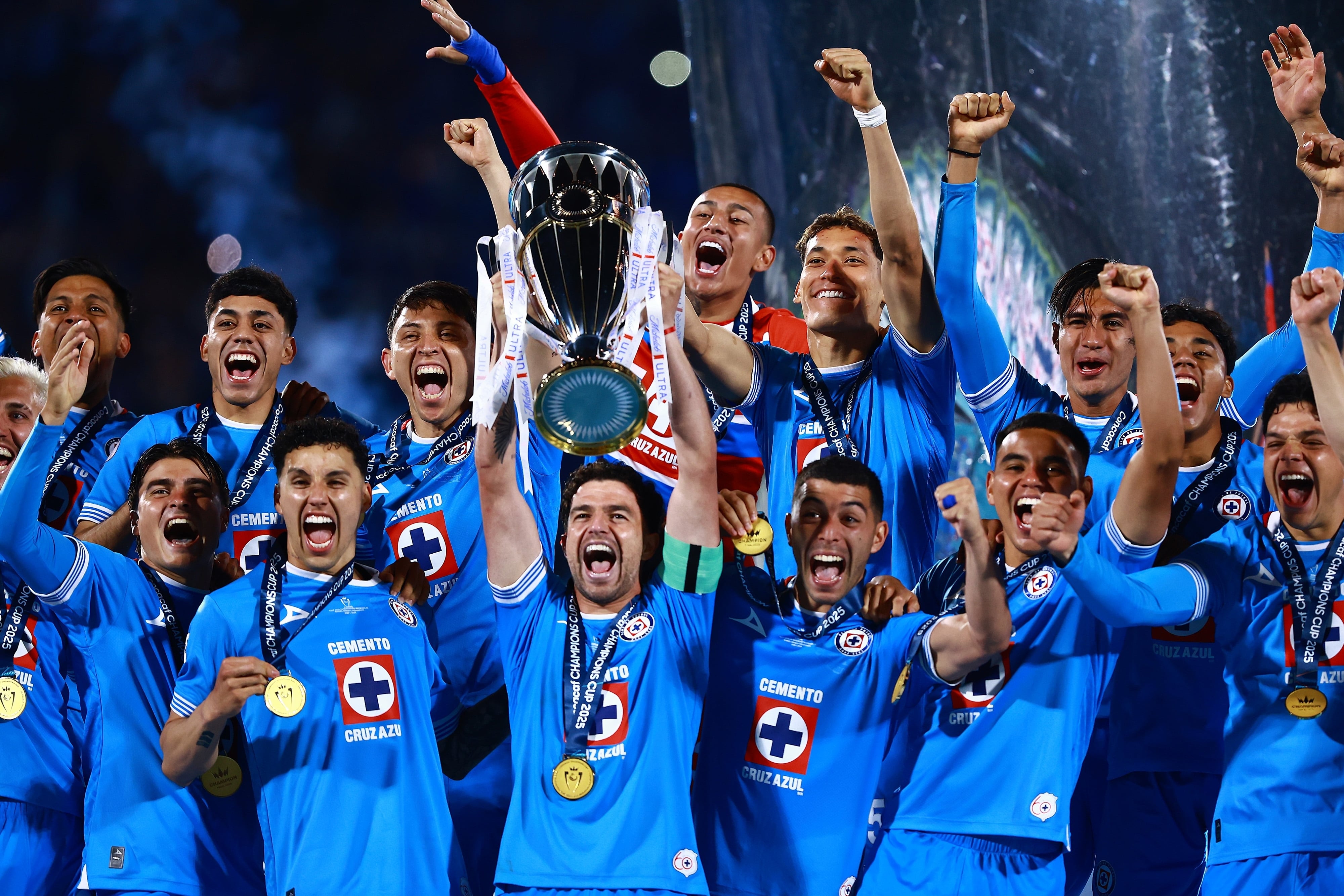 Cruz Azul suma 8 títulos de la Concachampions