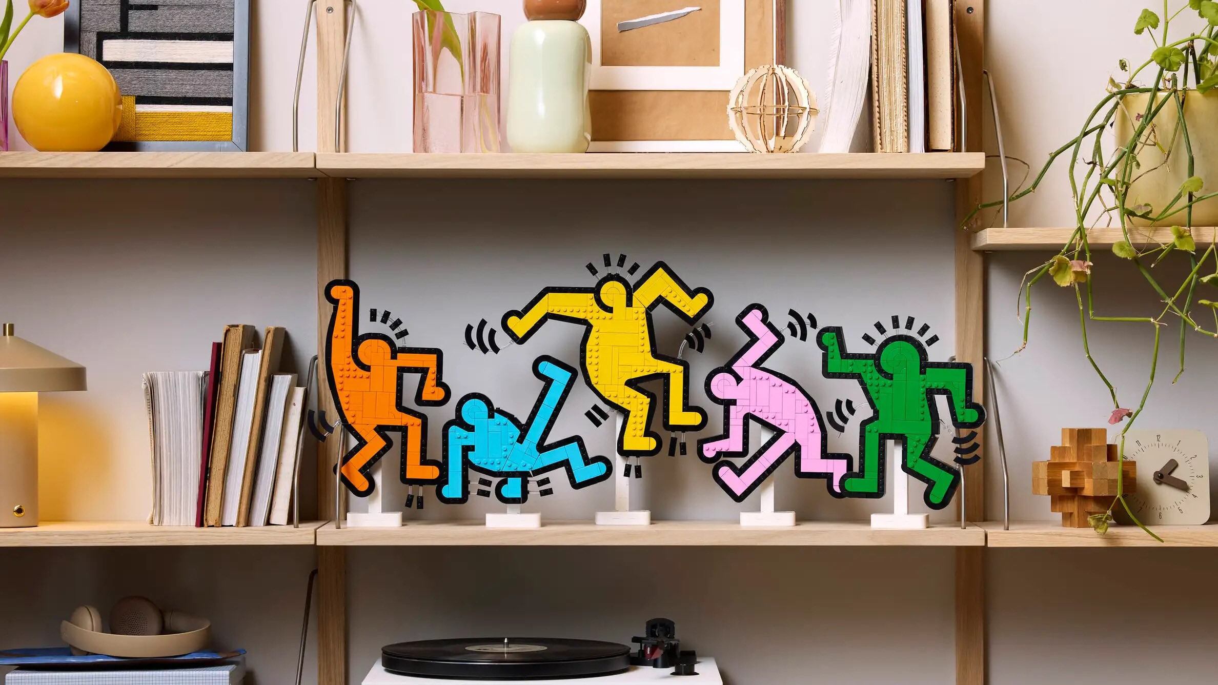 LEGO Art Keith Haring ¿ya tiene precio en México? Así se ve el set con las figuras clásicas de la marca