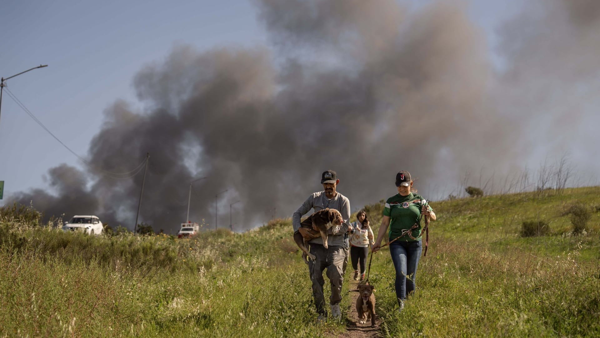 Pemex descarta heridos tras incendio en ducto de Playas de Rosarito