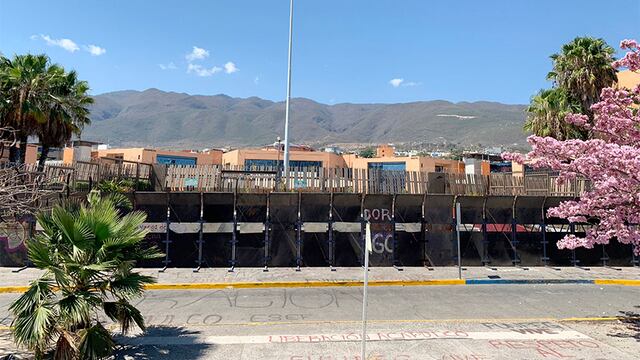 Blindan Palacio de Gobierno de Chilpancingo por protesta de normalistas